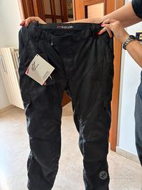 pantaloni da moto