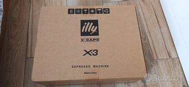 Macchinetta del caffè illy x3 in capsule
