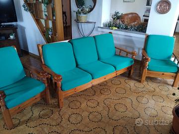 divano e poltroncine 