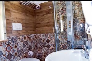 Camere ammobiliate-camere matrimoniali e familiari