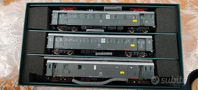 Motrice + 2 carrozze, marca GT