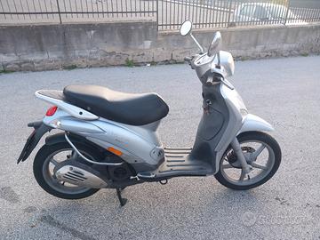 piaggio liberty 200