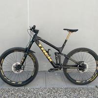 Trek Slash 9.7 Carbon