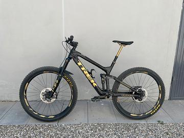 Trek Slash 9.7 Carbon