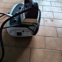 ferro da stiro a vapore con caldaia. 