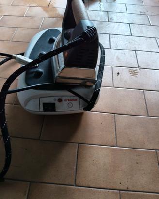 ferro da stiro a vapore con caldaia. 