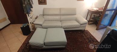 Divano POLTRONE&SOFA' PELLE GRIGIO PERLA CON POUF
