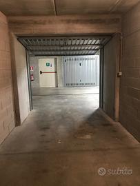 Box auto zona viale Certosa/Accursio