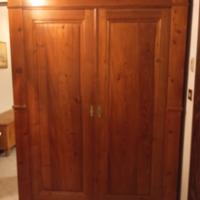 Mobile in legno massello