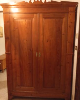 Mobile in legno massello