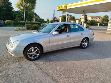 Mercedes-benz E 220 Cambio Automatico Accetto Perm