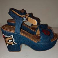 Sandali estivi con plateau 