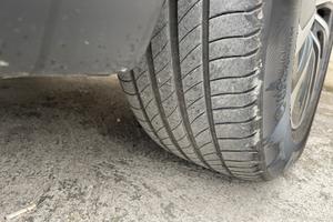 stupendi  cerchi e pneumatici da 18”