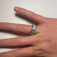 Anello diamantato da uomo con croce