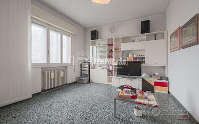 BIFAMILIARE CON GIARDINO IN ZONA OSPEDALE!!!