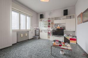 BIFAMILIARE CON GIARDINO IN ZONA OSPEDALE!!!