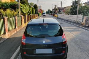 Renault Scenic 1.6 GPL 2008 - 257.000 km - € 2.700