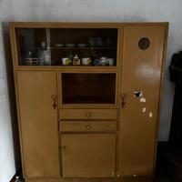 credenza vintage da restaurare
