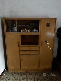credenza vintage da restaurare
