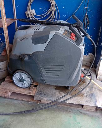 Idropulitrice acqua calda e fredda trifase