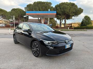 VW GOLF 8 2.0 TDI 150 CV DSG
