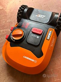 Robot rasaerba Work M WR141E