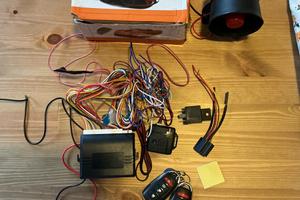 Kit per allarme auto