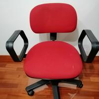 Poltrona girevole con altezza regolabile