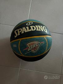 Pallone da basket spalding thunder