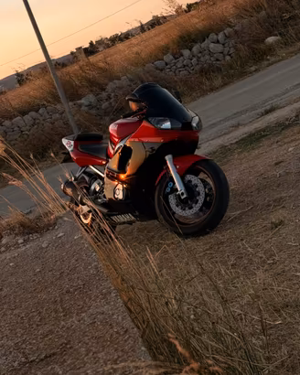 Yamaha R6