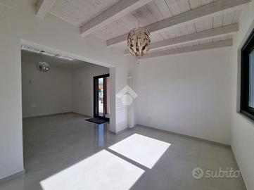 BIFAMILIARE A CASTELLALTO