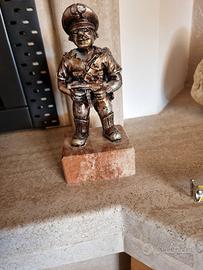 Statuetta Carabiniere Vintage in Resina.