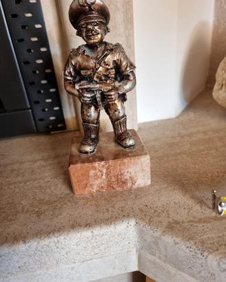 Statuetta Carabiniere Vintage in Resina.
