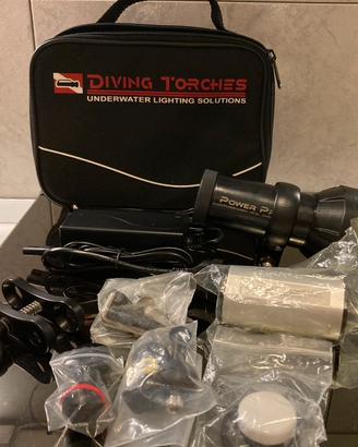 Illuminatore per macchina fotografica subacquea