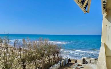 SAN VINCENZO 6 - trilo 4 posti fronte mare