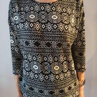 Maglia bianca e nera