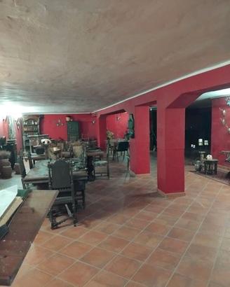arredamento quadri arazzi vasi supelletteli