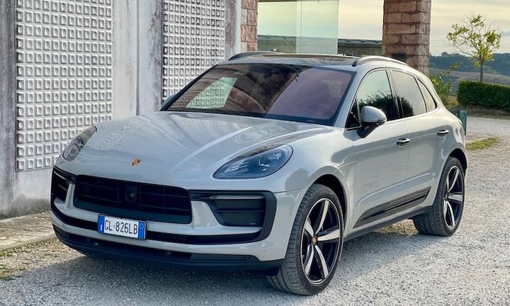 PORSCHE Macan - 2022