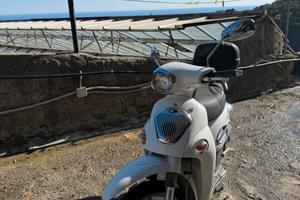 Kymco People 50