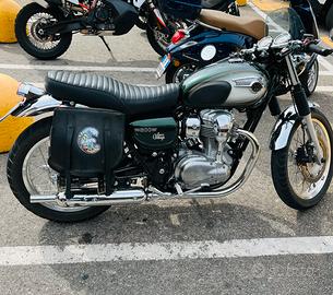 Kawasaki w800 w 800 custom cafè racer verde