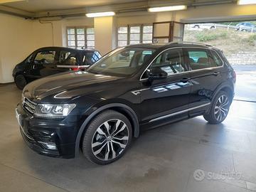 Volkswagen Tiguan 2.0 TDI SCR 4MOTION Sport R-Line