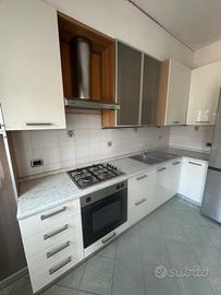 Cucina 3,45 mt + Tavolo 4 sedie + Elettrodomestici