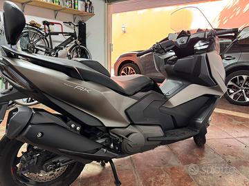 Kymco ak 550 premium