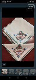 tovaglioli in stoffa, mai usati, ricamati 