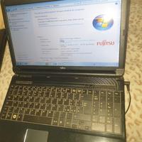 Portatile Fujitsu LifeBook A series, i3, 4gb ram, 