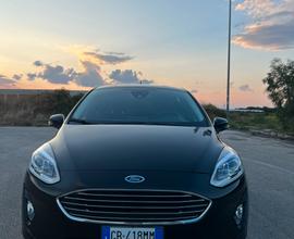Ford fiesta con appena 39800 km pari a nuovo