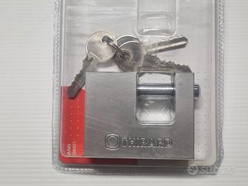 lucchetto blindato di sicurezza nuovo

con 3 chiav