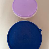 Due contenitori TupperWare