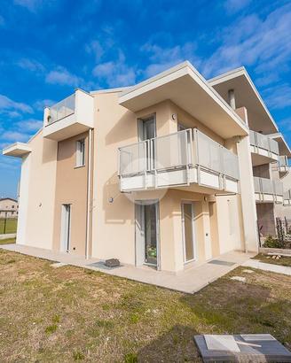 VILLA A SCHIERA D'ANGOLO A VILLAFRANCA DI VERONA
