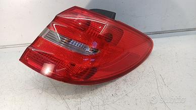 STOP FANALE POSTERIORE DESTRO MERCEDES Classe B W2